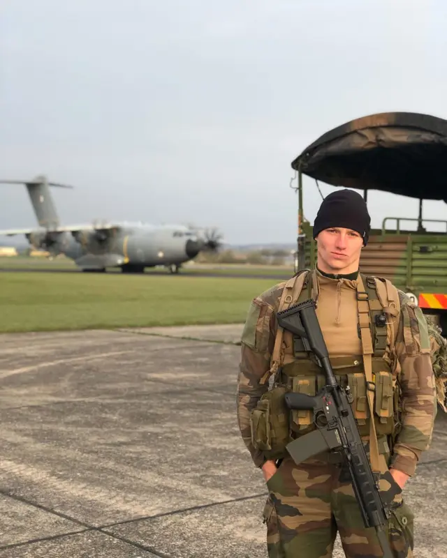 Sébastien Caron sur une piste, avant embarquement
